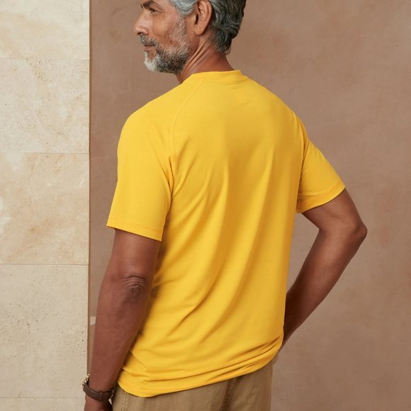 Banana Republic Sport Moisture-Wicking Crew Neck Training Tee - Picture 3 of 10